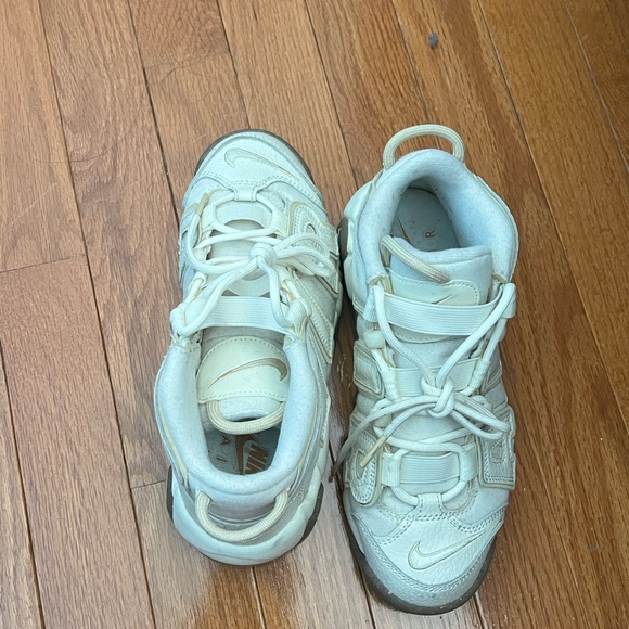 Kids Nike Air More Uptempo 3.5y Barely worn in excellent condition. - Picture 4 of 4
